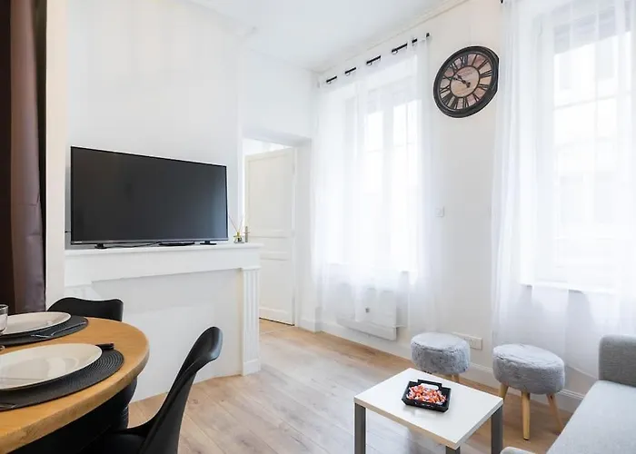 Апартаменты Le Cocon Des Soeurs Macarons *